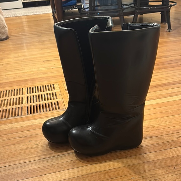 Jeffrey Campbell Boots - Picture 2 of 3